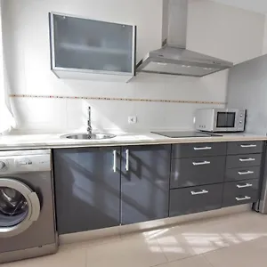 New! Retro In Neighbourhood Apartment